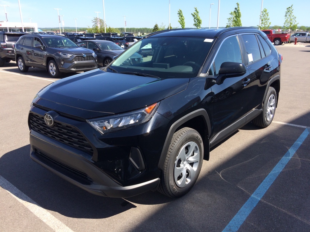 New 2020 Toyota RAV4 LE AWD 4D Sport Utility