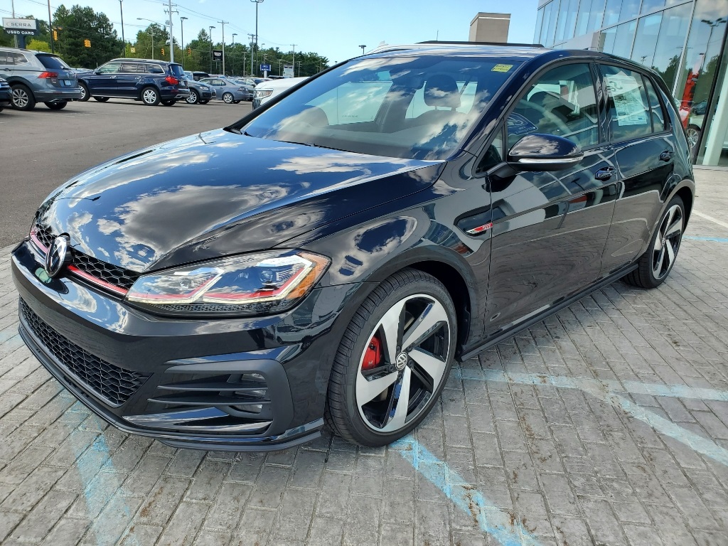 New 2020 Volkswagen Golf GTI 2.0T SE FWD 4D Hatchback